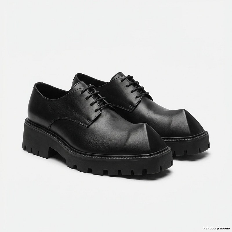 Balenciaga pointed-toe dark leather shoes