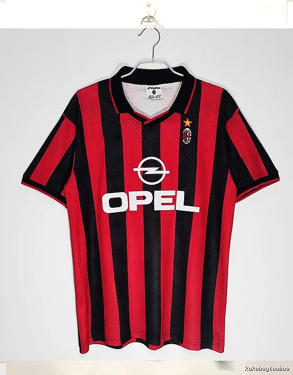 AC Milan Classic Retro soccer jersey Red Black Striped for Daily Styling