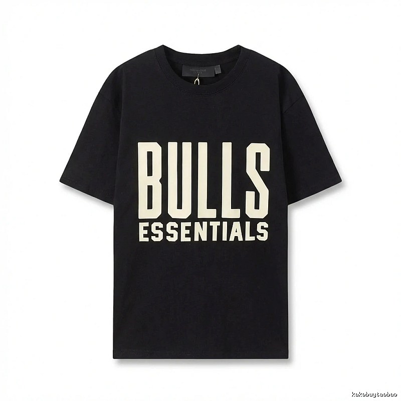 ESSENTIALS Bulls-style black T-shirt