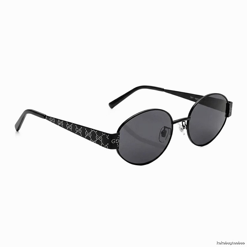 Gucci classic black sunglasses