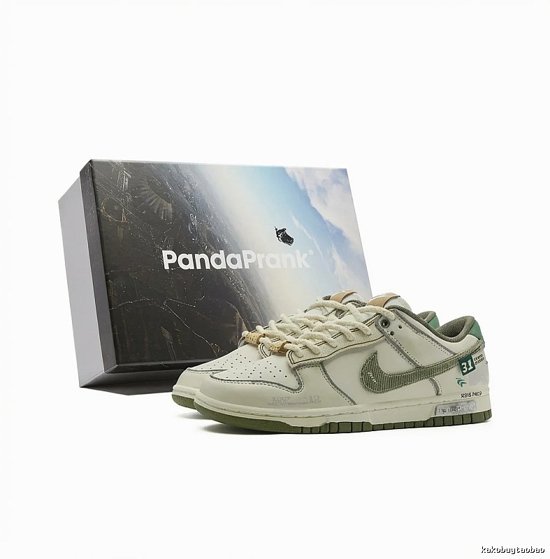 Nike retro-style light green canvas shoes
