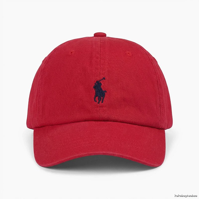 The classic and simple style red hat of Ralph Lauren